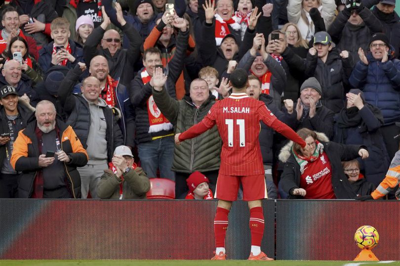 Liverpool Menang Telak dan Mohamed Salah Cetak Gol ke-100 di Anfield!